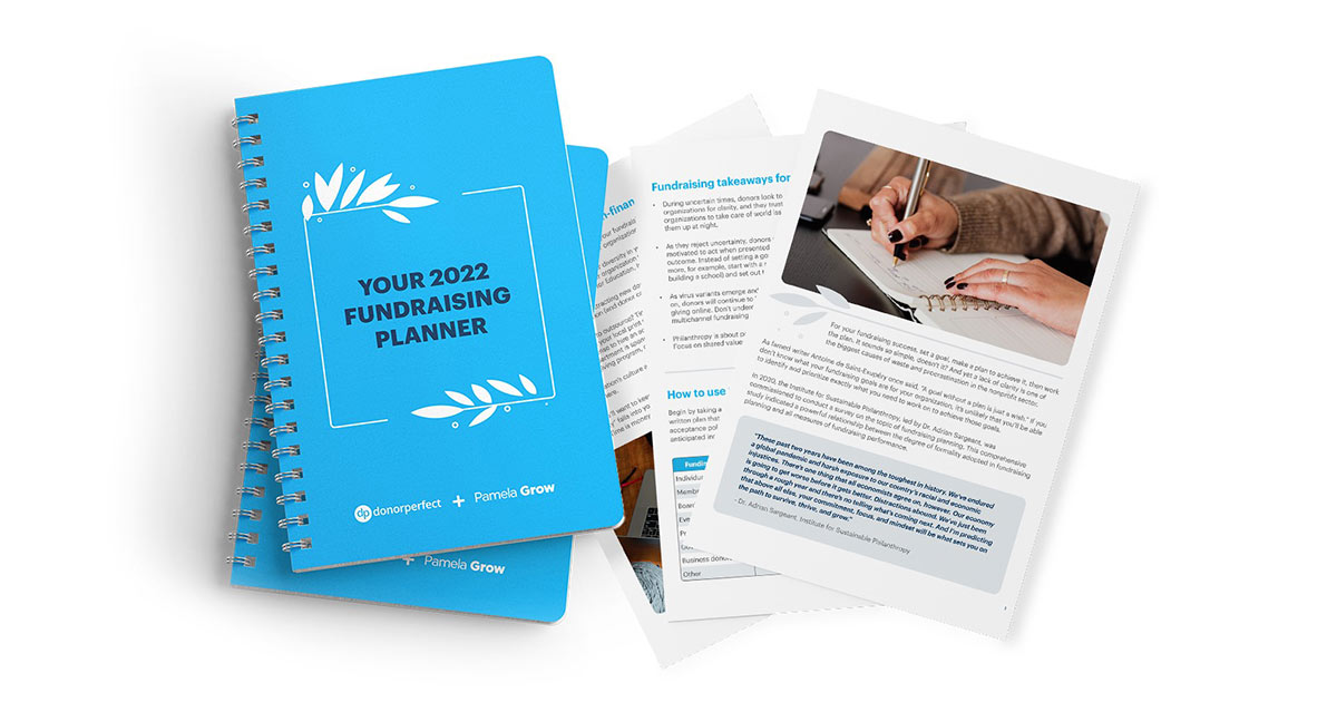 2022 fundraising planner mockup